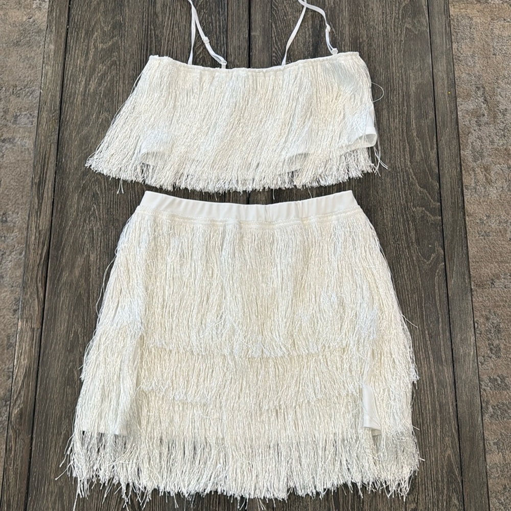 Size large white fringe 2 piece set